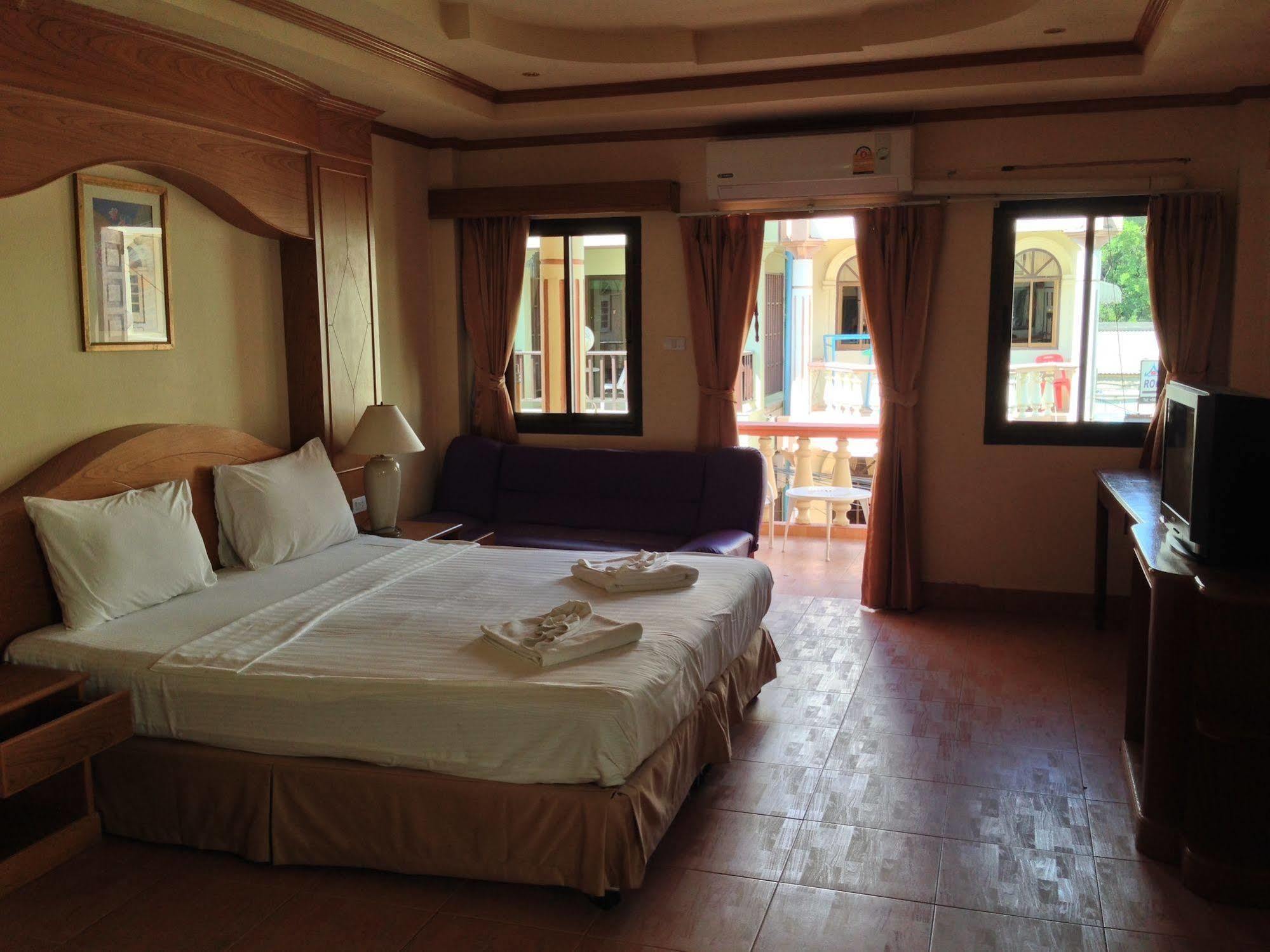Отель The House Patong Экстерьер фото
