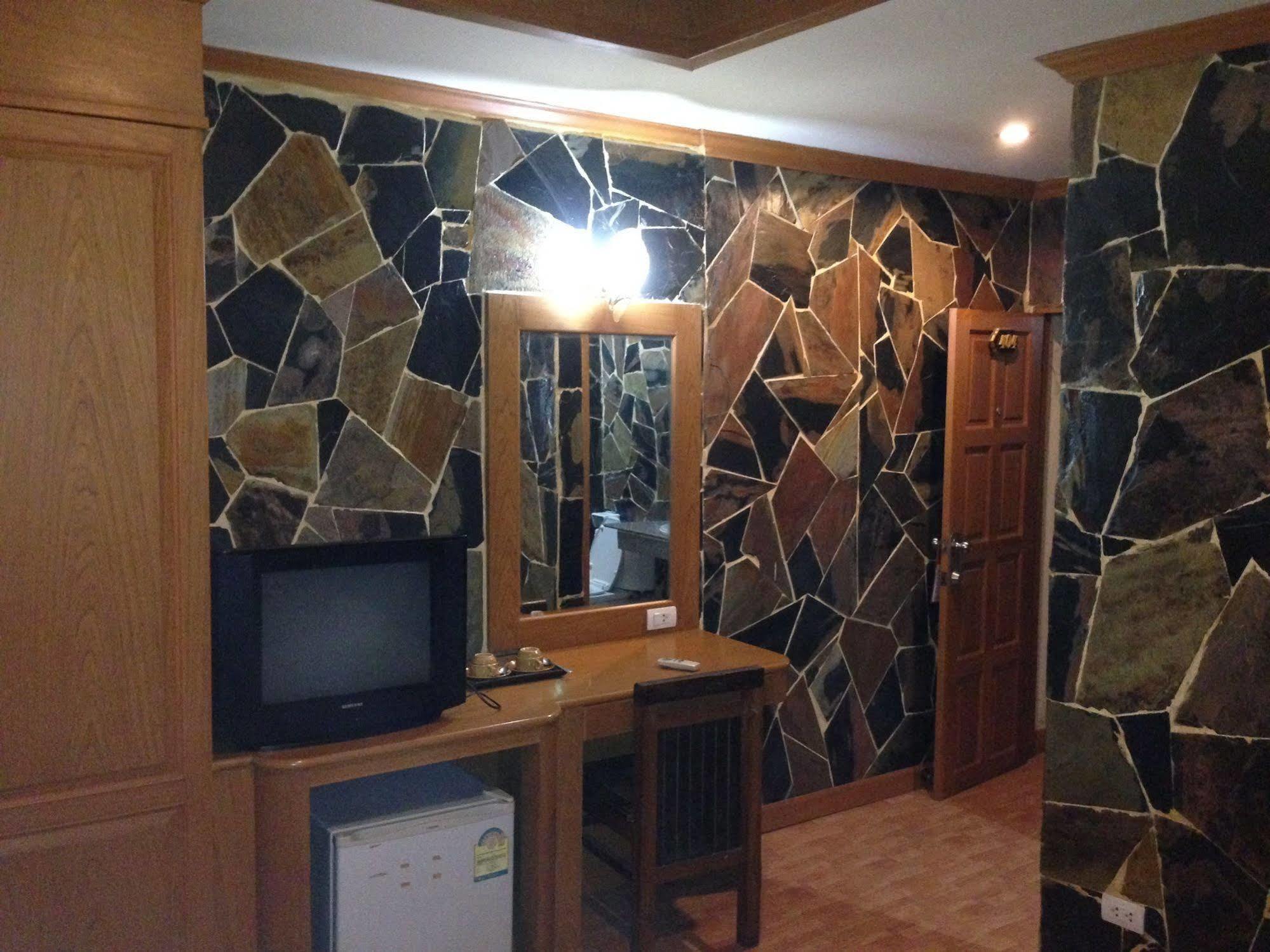 Отель The House Patong Экстерьер фото