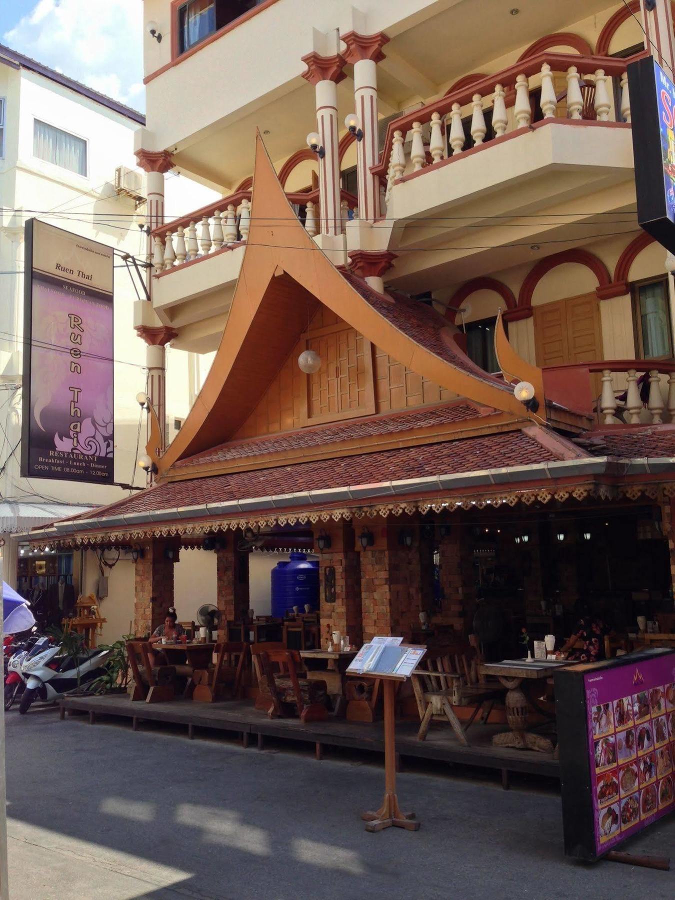 Отель The House Patong Экстерьер фото