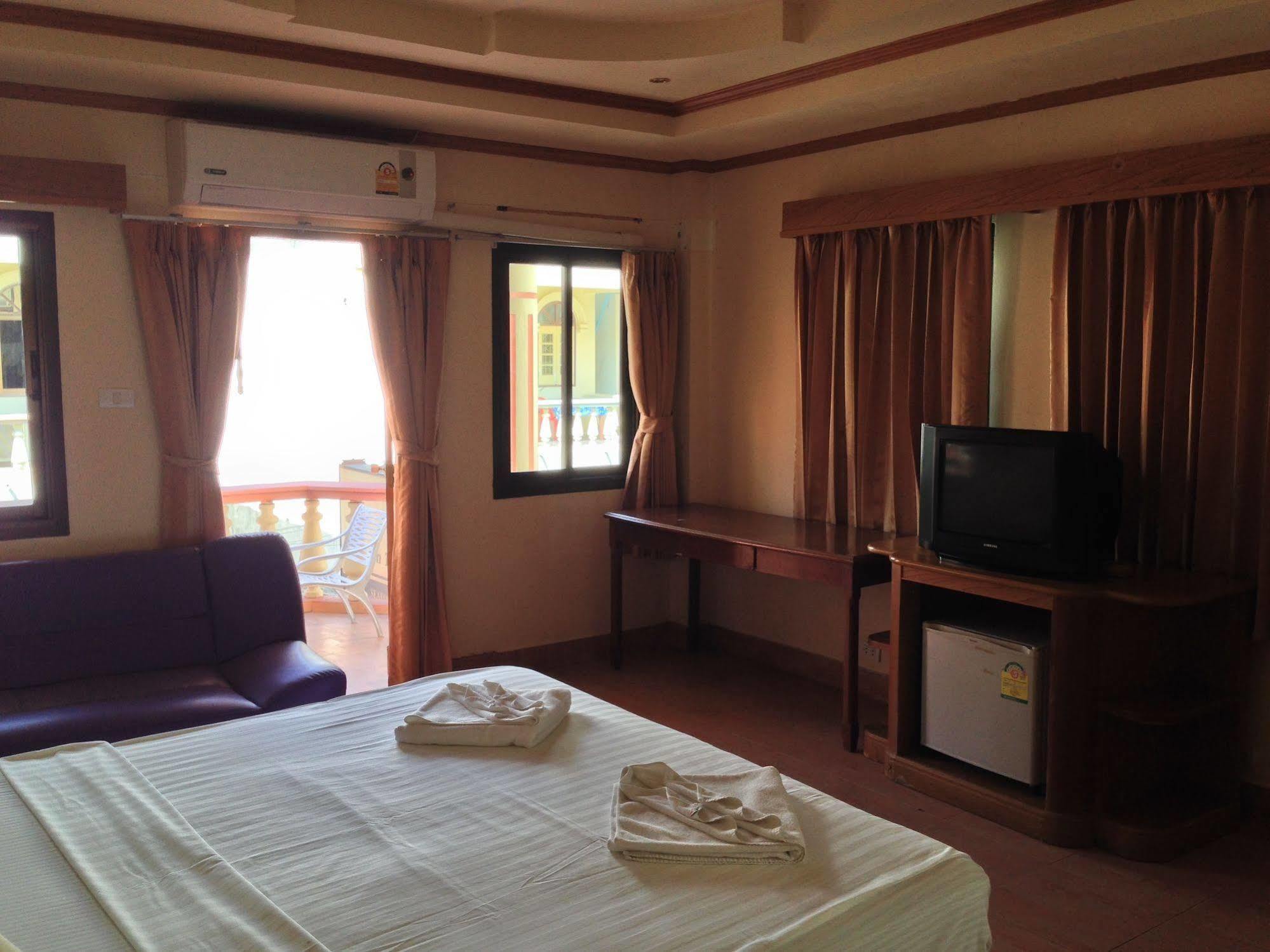Отель The House Patong Экстерьер фото